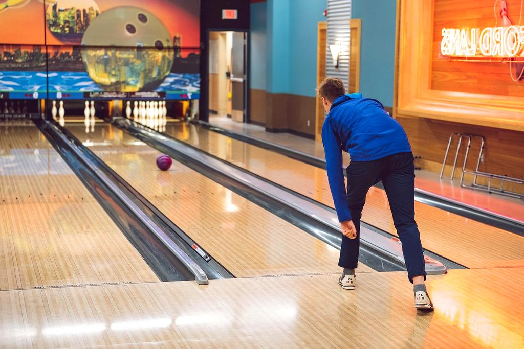 Fresh organic salad bowl with colorful vegetables